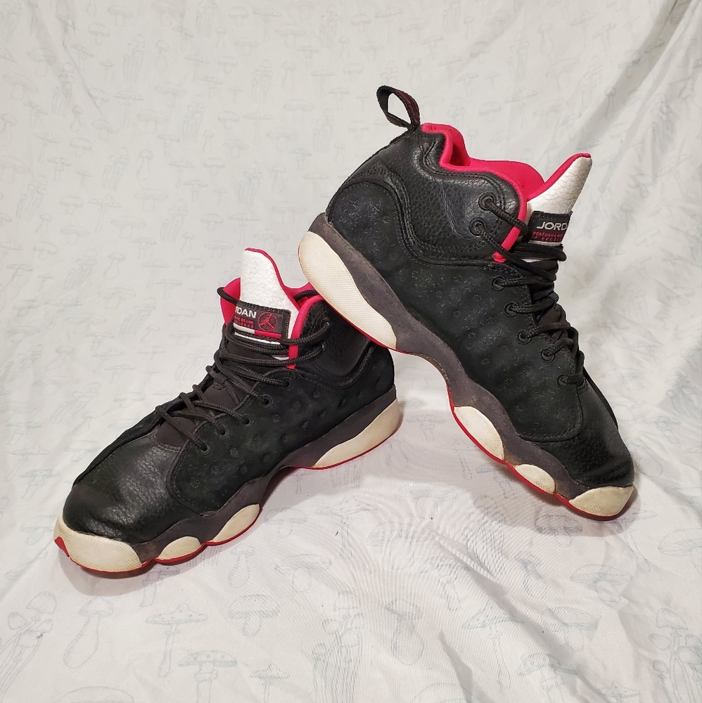 Childrens Jordan Jumpman Team 2 / Size 4Y / Black and Pink